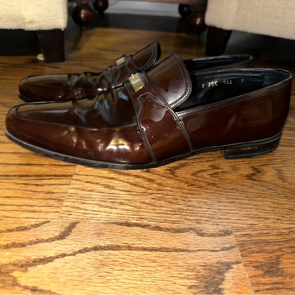 Only worn 4 times. Italian Prada mens 9, which is 10 US size - Picture 4 of 5
